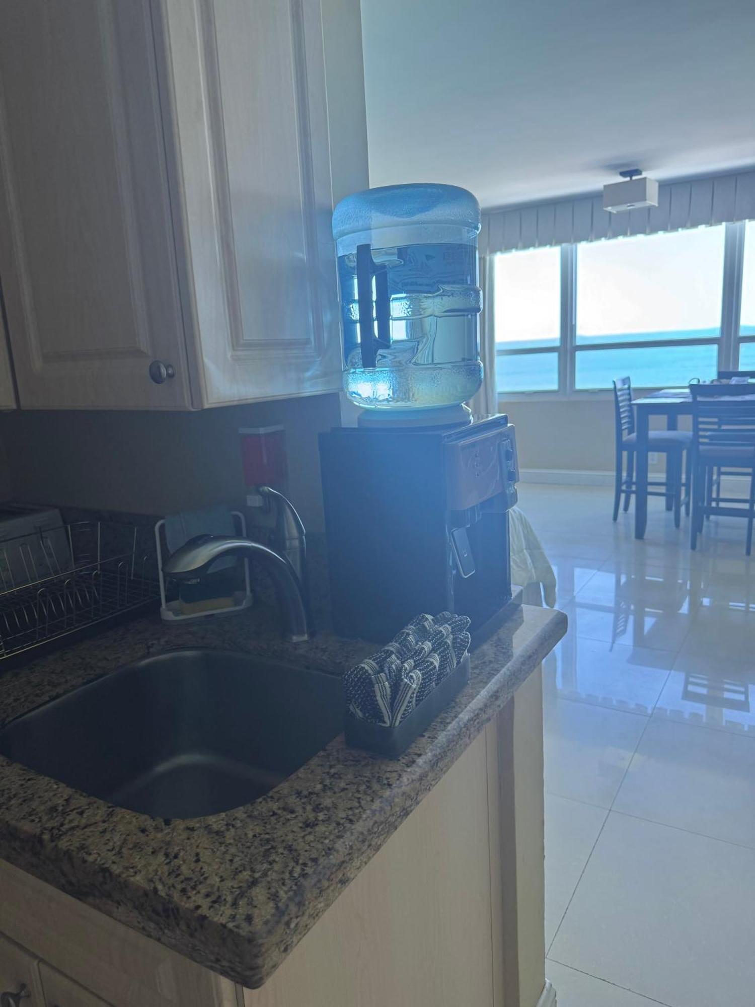 Castle Studio,tennis Court And Swimming Pool With Access * Miami Beach